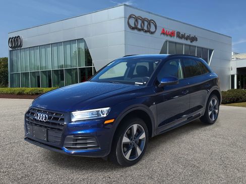 Used 2020 Audi Q5 2.0T Premium w/ Titanium Sport Package image 1