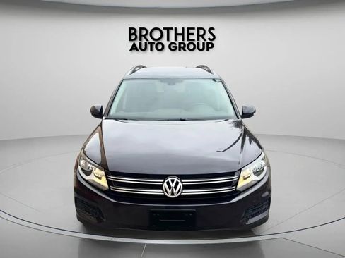 Used 2016 Volkswagen Tiguan S image 4