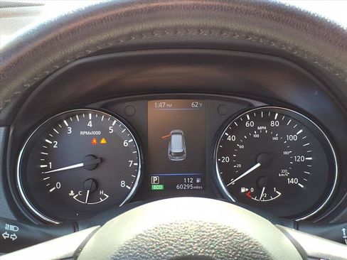 Used 2019 Nissan Rogue SV w/ Premium Package image 17