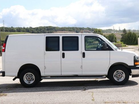 Used 2024 GMC Savana 2500 w/ Driver Convenience Package image 8
