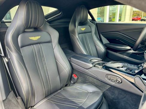 Used 2023 Aston Martin V8 Vantage Coupe image 23