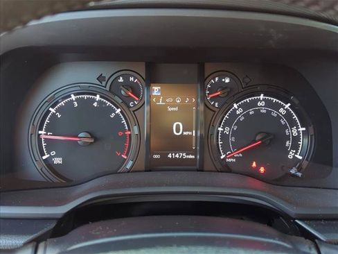 Used 2022 Toyota 4Runner SR5 Premium w/ Moonroof Package AWD/4WD image 17