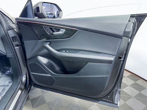 Used 2019 Audi Q8 Premium Plus w/ Premium Plus image 45