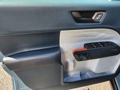 Used 2022 Ford Maverick XLT image 19