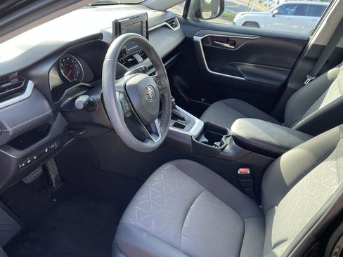 Certified 2021 Toyota RAV4 XLE w/ Convenience Package AWD/4WD image 9