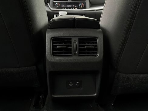 Used 2025 Nissan Rogue SV AWD/4WD image 14