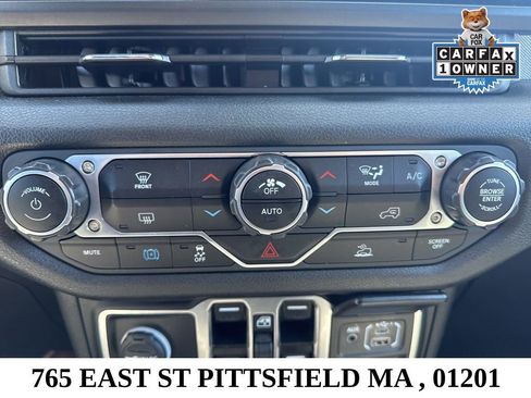 Used 2024 Jeep Wrangler Unlimited AWD/4WD image 21