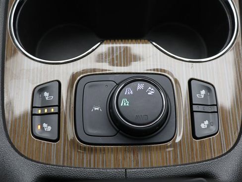 Used 2023 GMC Acadia SLE w/ Driver Convenience Package image 27