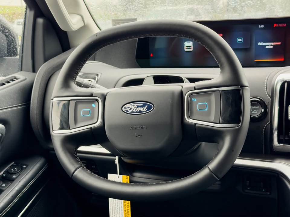 New 2027 Ford Expedition Platinum w/ Driver's Package AWD/4WD image 9
