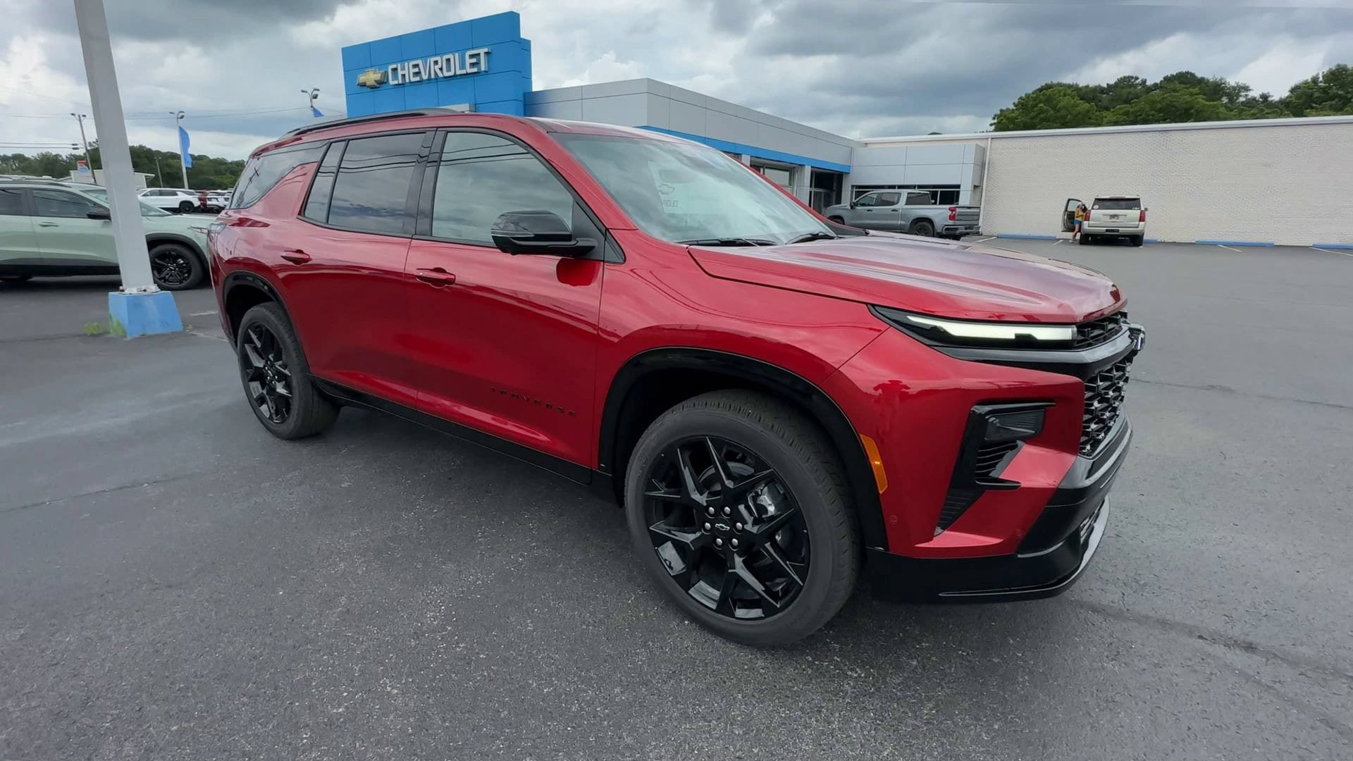 New 2026 Chevrolet Traverse RS w/ LPO, Floor Liner Package FWD image 2