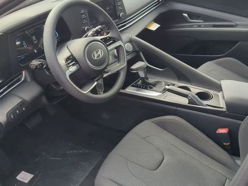 New 2026 Hyundai Elantra SE FWD image 14