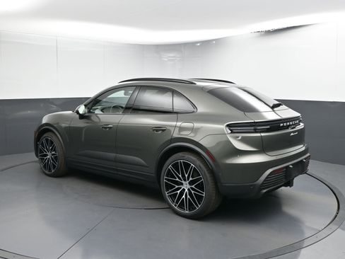 Certified 2024 Porsche Macan 4 Electric image 3