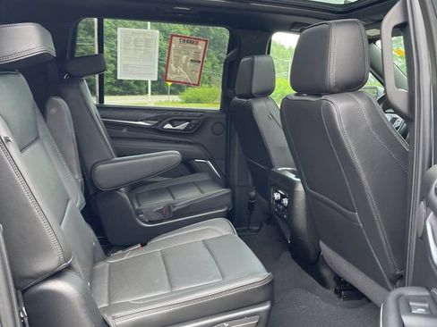 Used 2022 GMC Yukon XL Denali AWD/4WD image 2