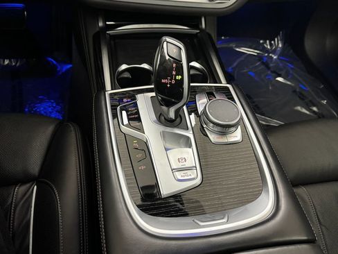 Used 2022 BMW 750i xDrive w/ Autobahn Package image 23