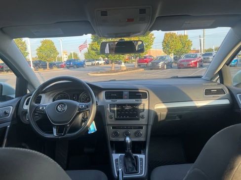 Used 2017 Volkswagen Golf SEL image 14
