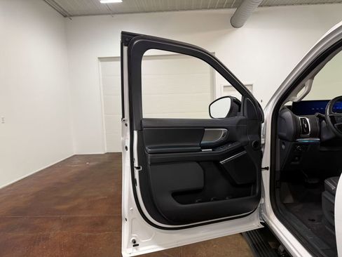 Used 2025 Ford Expedition Max Platinum image 56