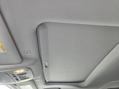 Used 2024 Toyota Highlander XLE image 23