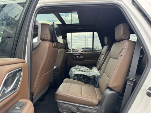 Used 2021 Chevrolet Tahoe High Country AWD/4WD image 6