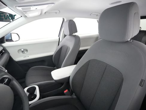 Used 2024 Hyundai Ioniq 5 SEL RWD image 4