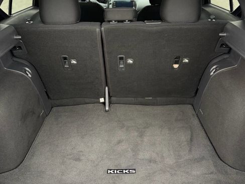 Used 2022 Nissan Kicks SV image 13