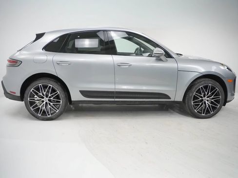 Used 2026 Porsche Macan AWD/4WD image 9