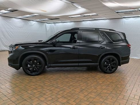 Used 2025 Honda Pilot Black Edition image 4