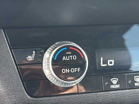 Used 2024 Mitsubishi Outlander SE AWD/4WD image 18