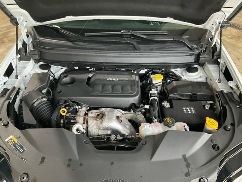 Used 2022 Jeep Cherokee Limited AWD/4WD image 25