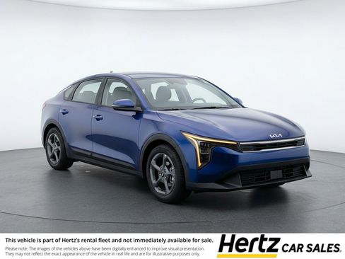 Used 2025 Kia K4 LXS image 1