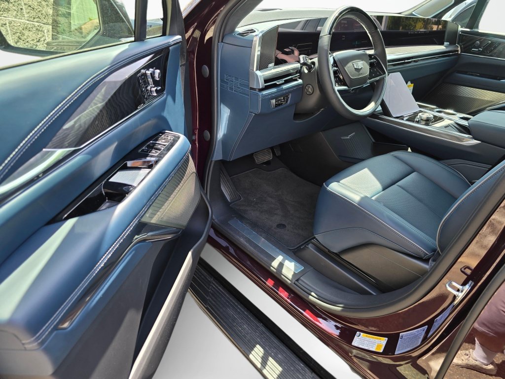 New 2025 Cadillac Escalade IQ Luxury 2 AWD/4WD image 24