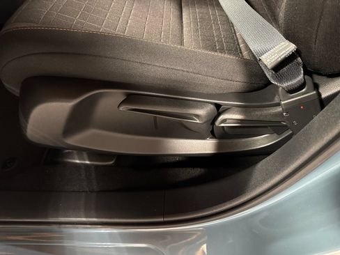 Used 2025 Honda HR-V Sport image 15