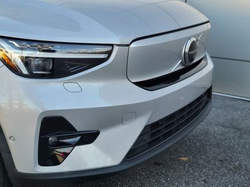 Used 2023 Volvo XC40 Recharge Ultimate image 39
