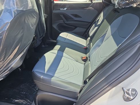 New 2026 Volkswagen Tiguan SE R-Line AWD/4WD image 19