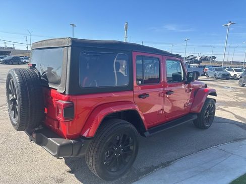 Used 2021 Jeep Wrangler Unlimited Sahara 4xe image 5