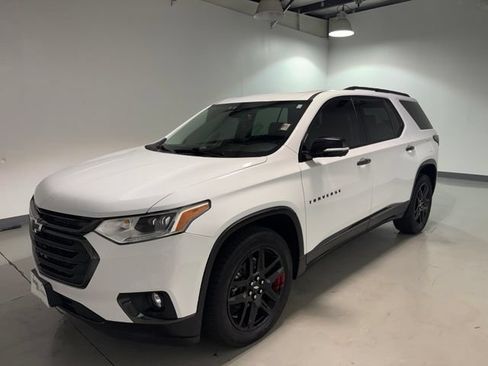 Used 2020 Chevrolet Traverse Premier w/ Redline Edition AWD/4WD image 3