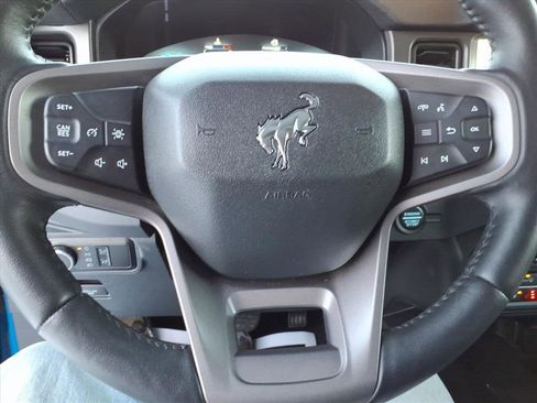 Used 2025 Ford Bronco Badlands image 18