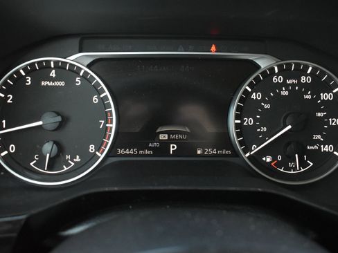 Used 2025 Nissan Pathfinder SV AWD/4WD image 34