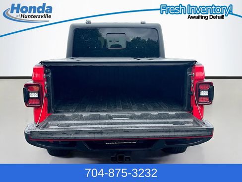 Used 2020 Jeep Gladiator Overland AWD/4WD image 29