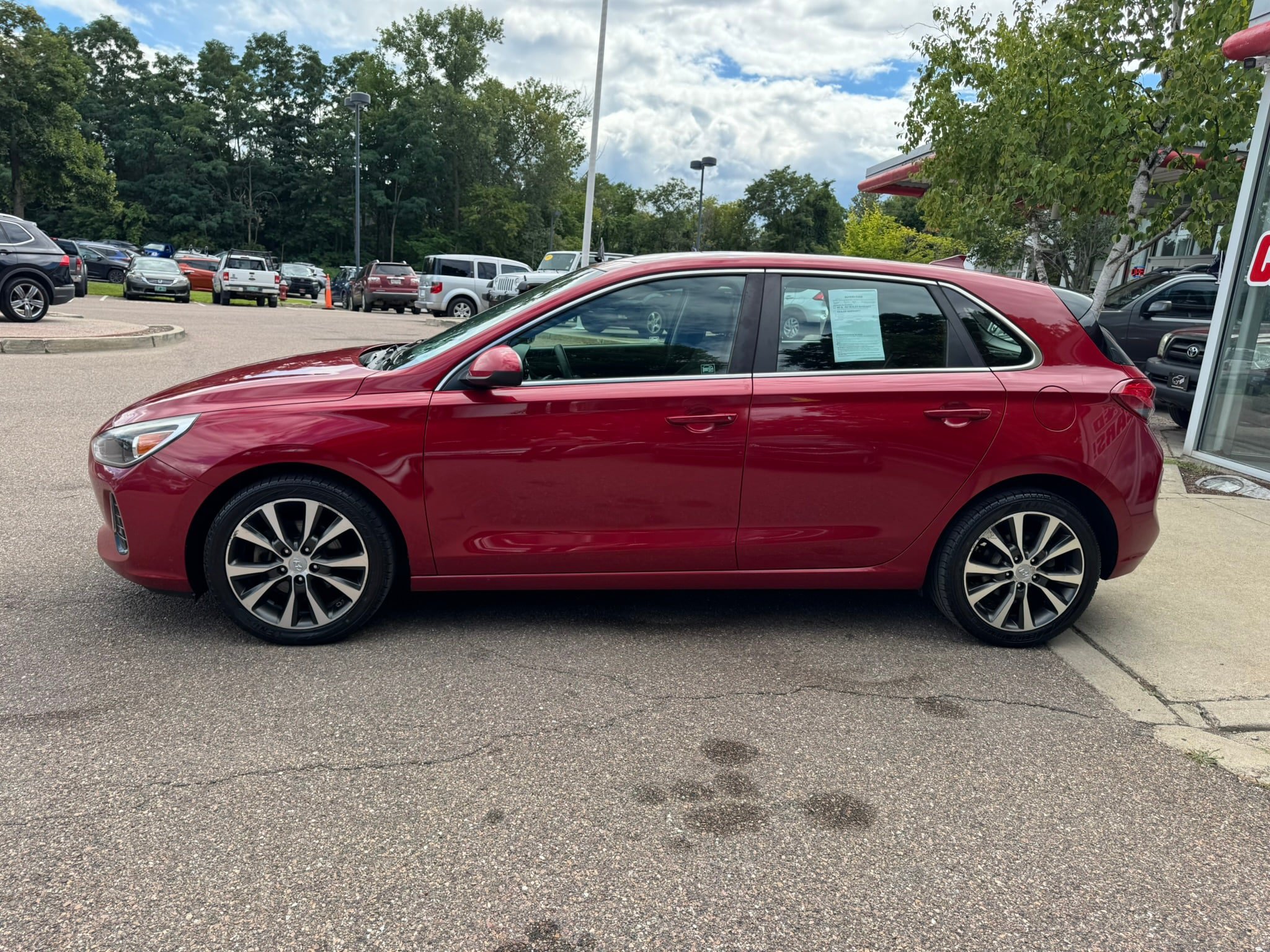 Used 2018 Hyundai Elantra GT FWD image 4