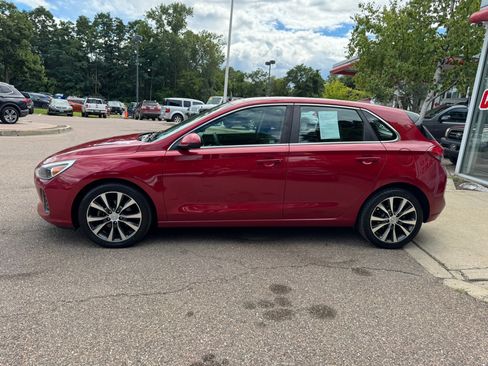 Used 2018 Hyundai Elantra GT FWD image 4