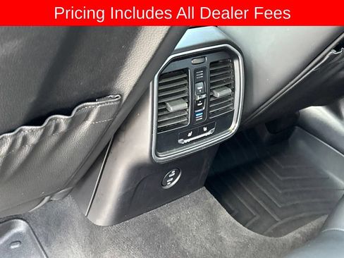 Used 2020 Porsche Macan AWD/4WD image 16