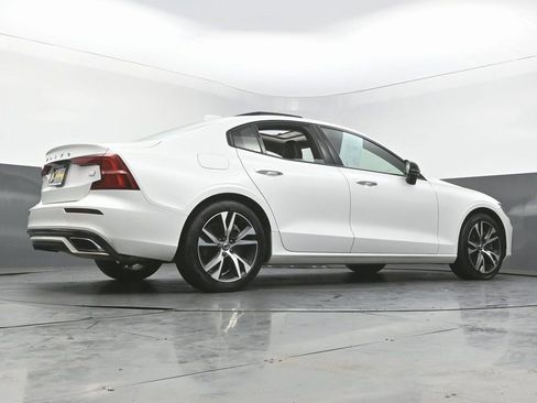 Used 2022 Volvo S60 T8 Inscription image 48