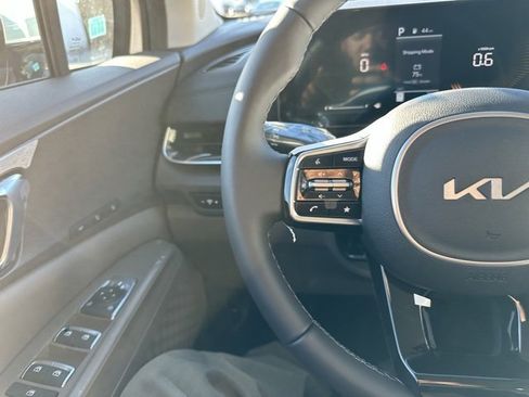 New 2026 Kia Carnival EX image 37