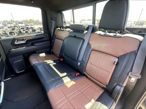 Used 2024 Chevrolet Silverado 3500 High Country w/ Technology Package AWD/4WD image 19