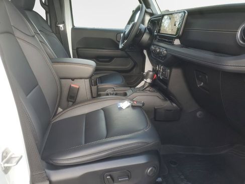 Used 2025 Jeep Gladiator Sport AWD/4WD image 26