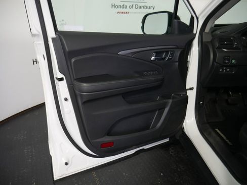 Certified 2023 Honda Ridgeline RTL image 10