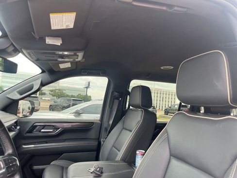Used 2025 GMC Yukon XL Elevation w/ LPO, Floor Liner Package RWD image 5