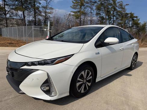 Used 2017 Toyota Prius Prime Advanced image 1