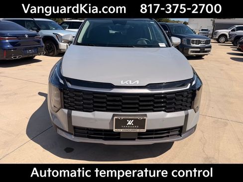 Certified 2026 Kia Sportage EX w/ EX Panorama Roof Package FWD image 7