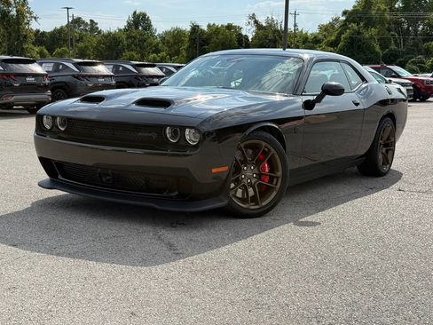 Used 2023 Dodge Challenger SRT Hellcat RWD image 3